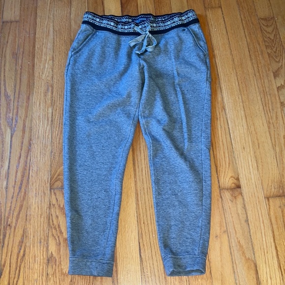 American Eagle Joggers - Picture 3 of 6
